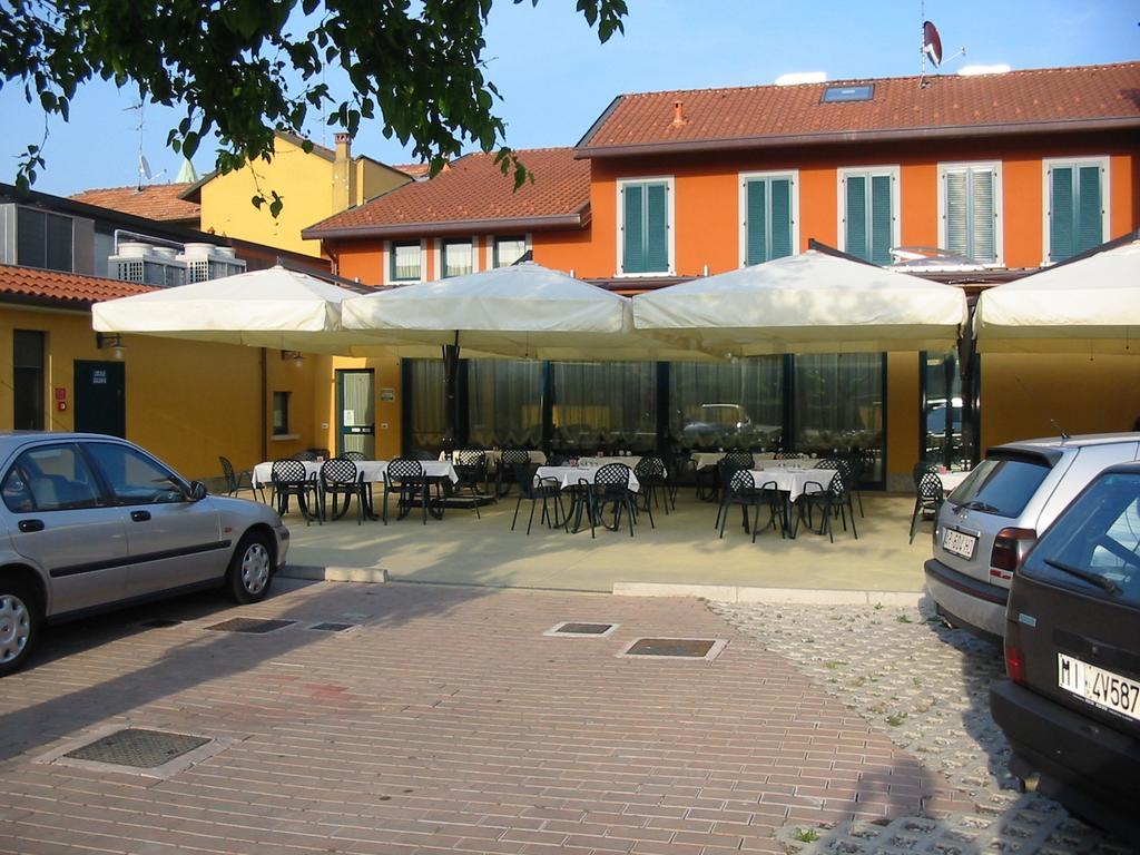 Hotel Ristorante Morus Burago di Molgora Exterior foto